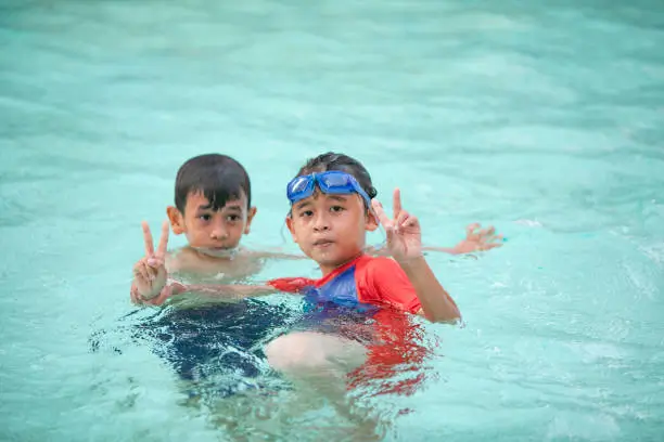 Kursus Renang Anak Meningkatkan Kecerdasan otak dan Fokus Anak