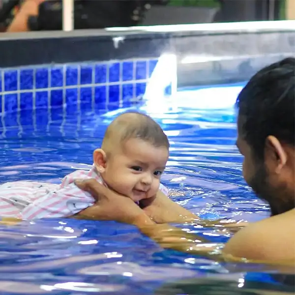 Kursus Renang Bayi dan Balita: Meningkatkan Motorik Anak