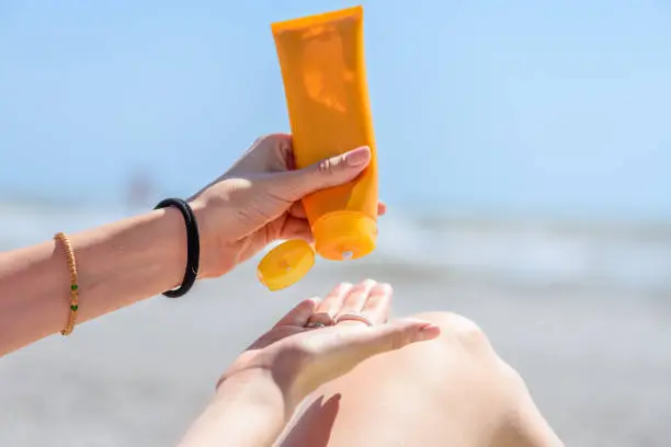 Renang Lebih Aman Menggunakan Sunblock Sebelum Berenang